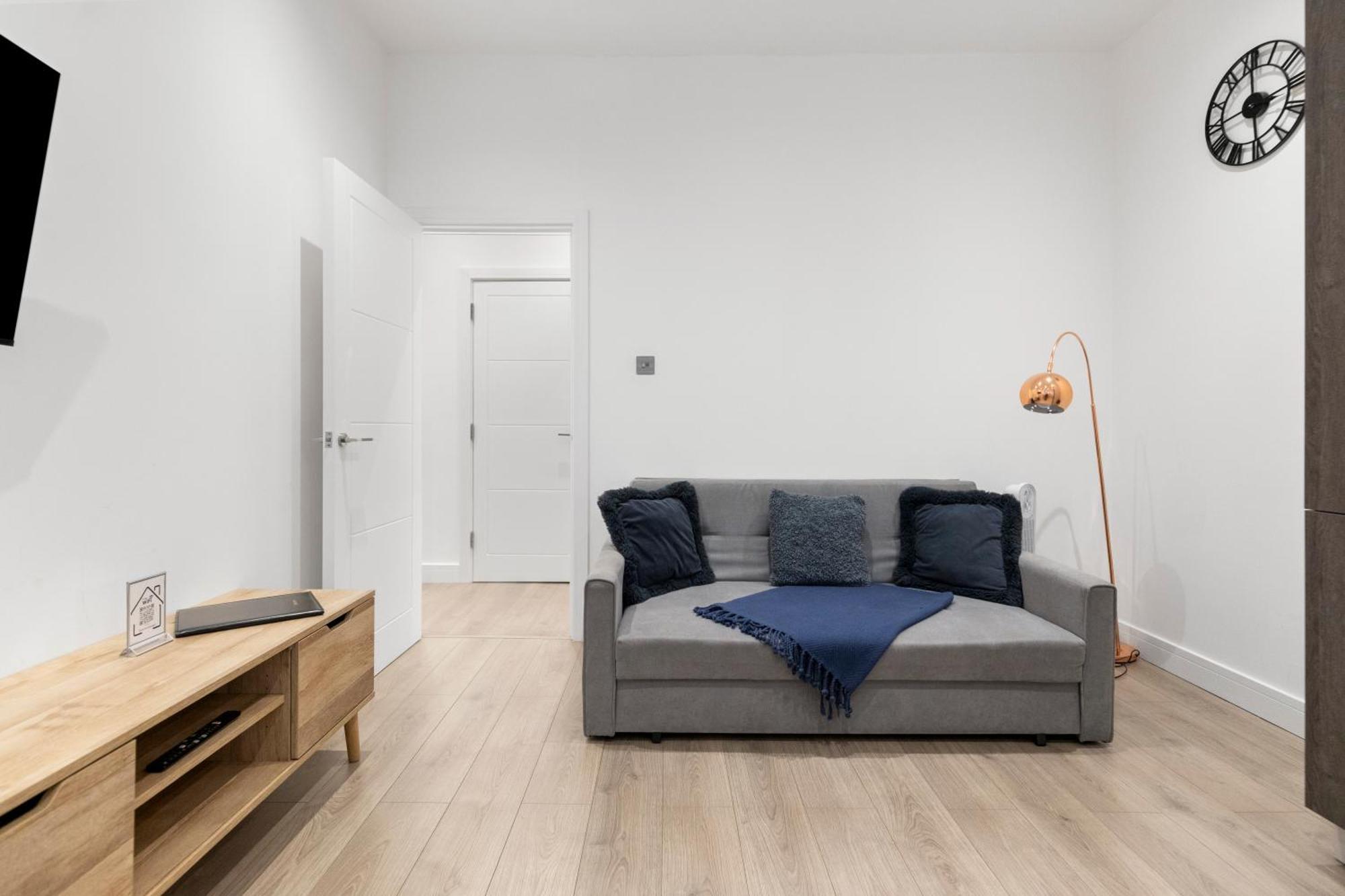 Welcoming And Spacious Apartment- Excellent Location ลอนดอน ภายนอก รูปภาพ